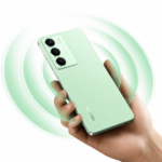 Realme C71 5G verde na mão com design elegante